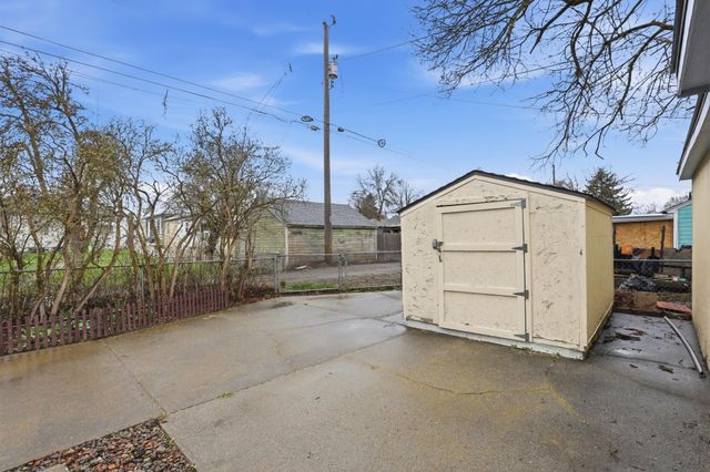 4907 N Stone St, Spokane, WA 99207