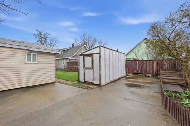 4907 N Stone St, Spokane, WA 99207