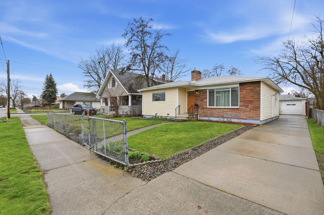 4907 N Stone St, Spokane, WA 99207