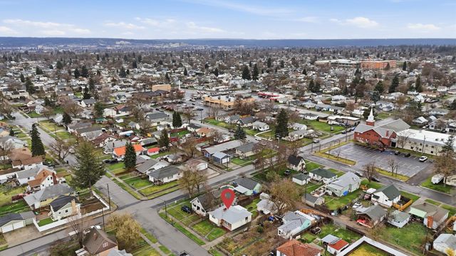4907 N Stone St, Spokane, WA 99207