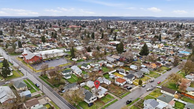 4907 N Stone St, Spokane, WA 99207