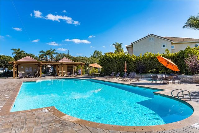 18621 Park Meadow, Huntington Beach, CA 92648