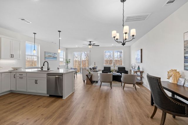 6052 Mill Tree Ct, Nashville, TN 37221