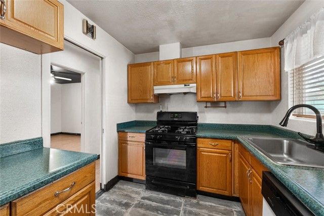 44221 4th Street, Lancaster, CA 93535