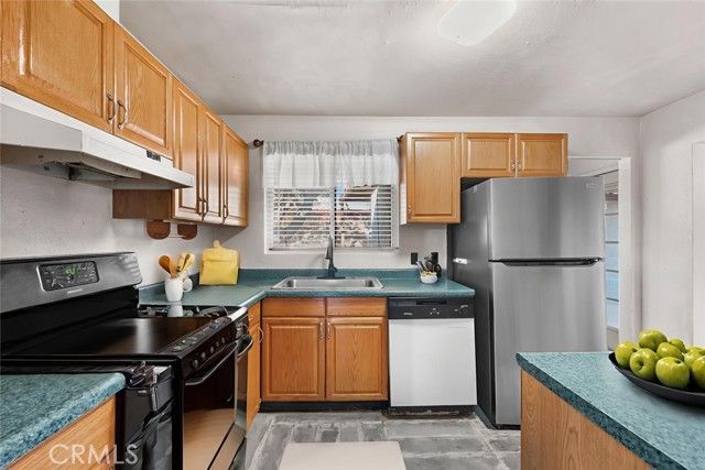 44221 4th Street, Lancaster, CA 93535