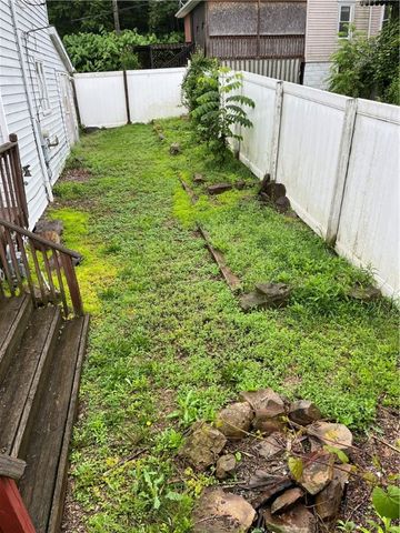 402 N 10th St, Apollo Boro, PA 15613