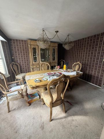 5 Bernice Court, Coram, NY 11727