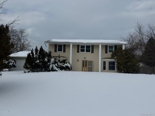 5 Bernice Court, Coram, NY 11727