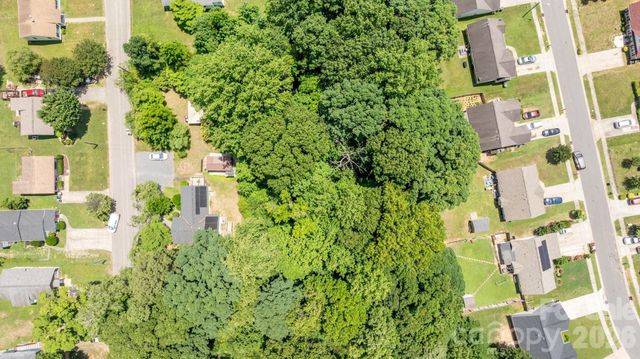 3824 Oakwood Road, Charlotte, NC 28269