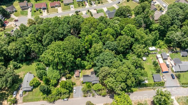3824 Oakwood Road, Charlotte, NC 28269
