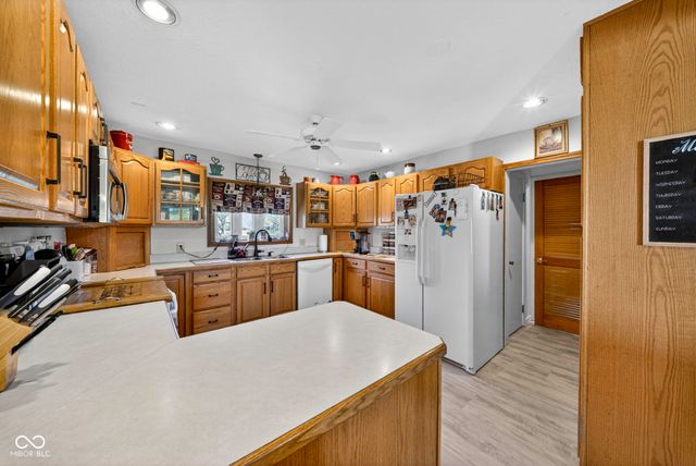 6702 E 96th Street, Fishers, IN 46038