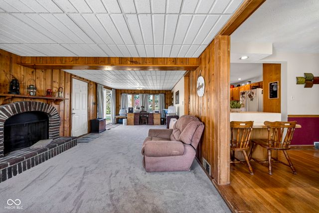 6702 E 96th Street, Fishers, IN 46038