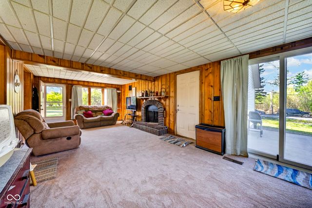 6702 E 96th Street, Fishers, IN 46038