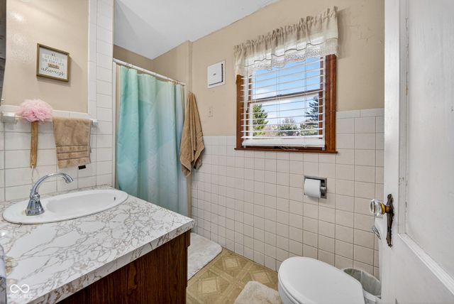 6702 E 96th Street, Fishers, IN 46038