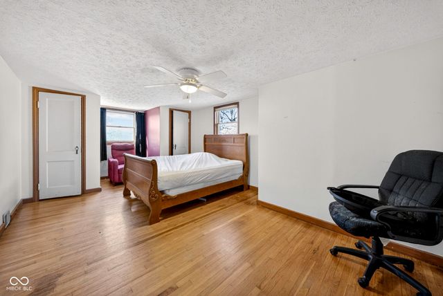 6702 E 96th Street, Fishers, IN 46038