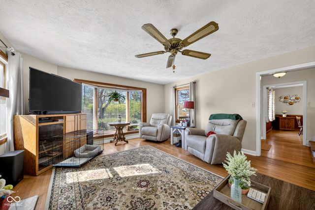 6702 E 96th Street, Fishers, IN 46038