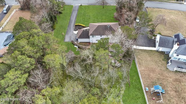 5 Overlook Drive, Jackson, NJ 08527