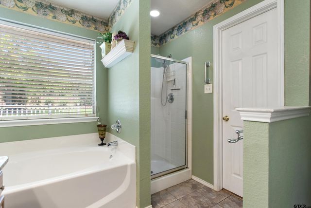 13182 Lauren Ln, Lindale, TX 75771