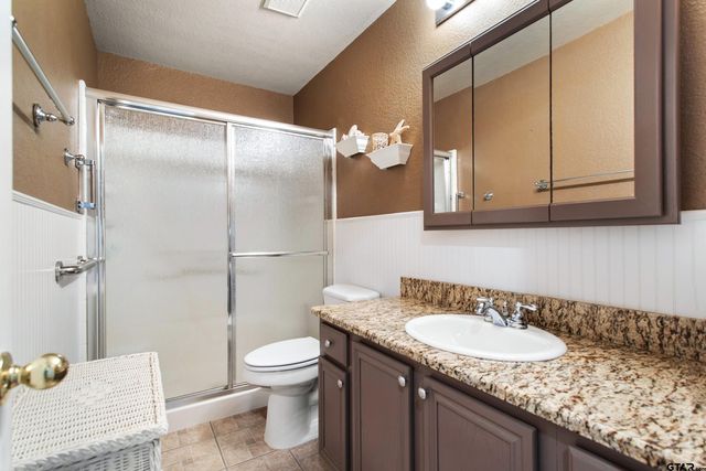 13182 Lauren Ln, Lindale, TX 75771