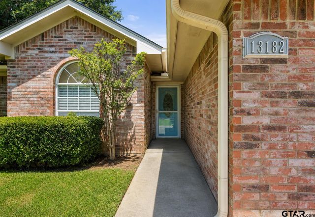 13182 Lauren Ln, Lindale, TX 75771