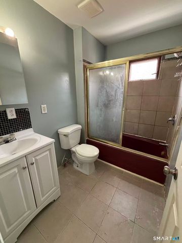 366 Dover Street, Bridgeport, CT 06610