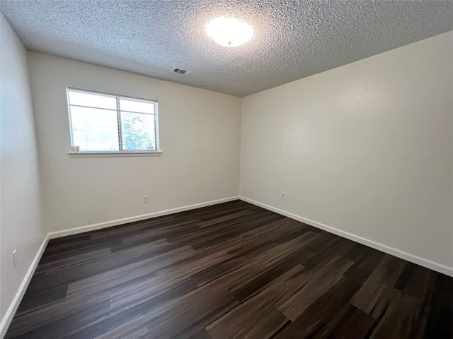 1150 Suburban Street, Cedar Hill, TX 75104