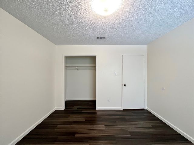 1150 Suburban Street, Cedar Hill, TX 75104