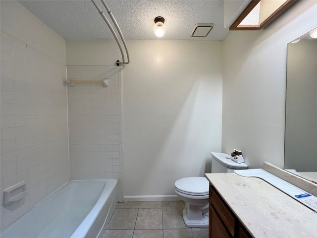 1150 Suburban Street, Cedar Hill, TX 75104