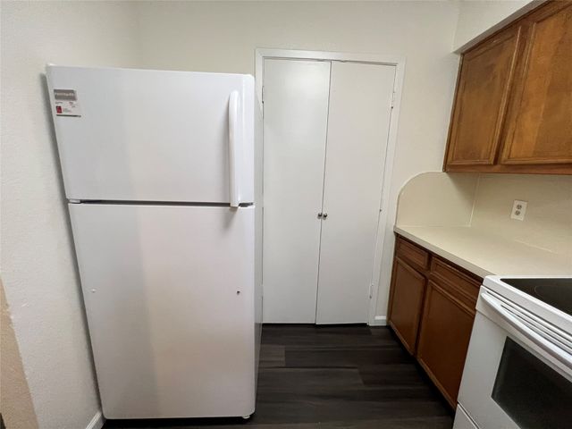 1150 Suburban Street, Cedar Hill, TX 75104