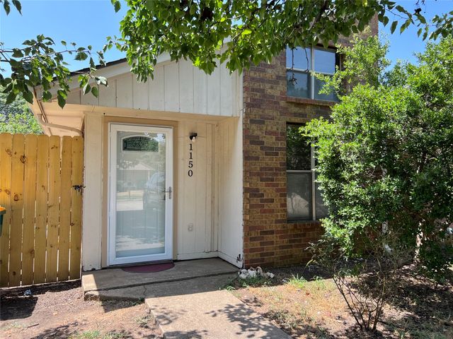 1150 Suburban Street, Cedar Hill, TX 75104