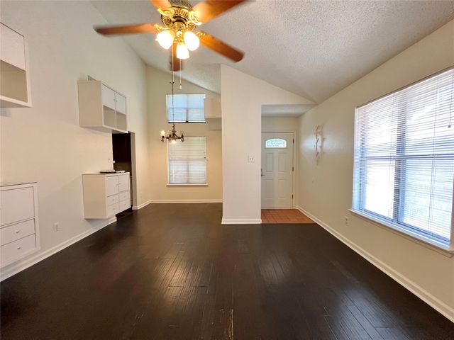 1150 Suburban Street, Cedar Hill, TX 75104