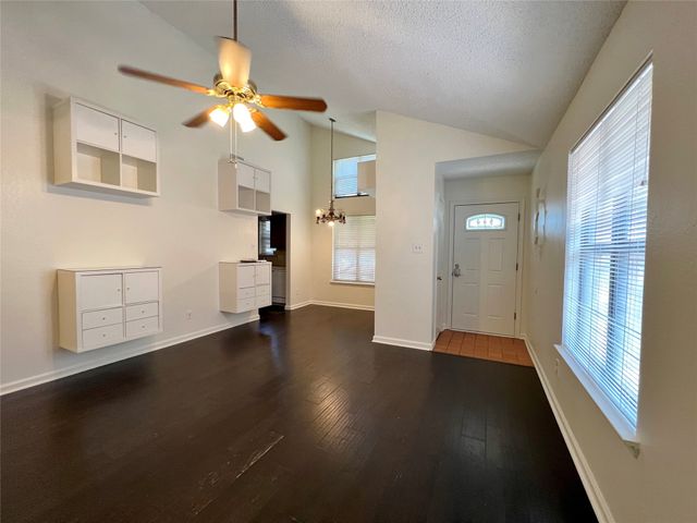 1150 Suburban Street, Cedar Hill, TX 75104