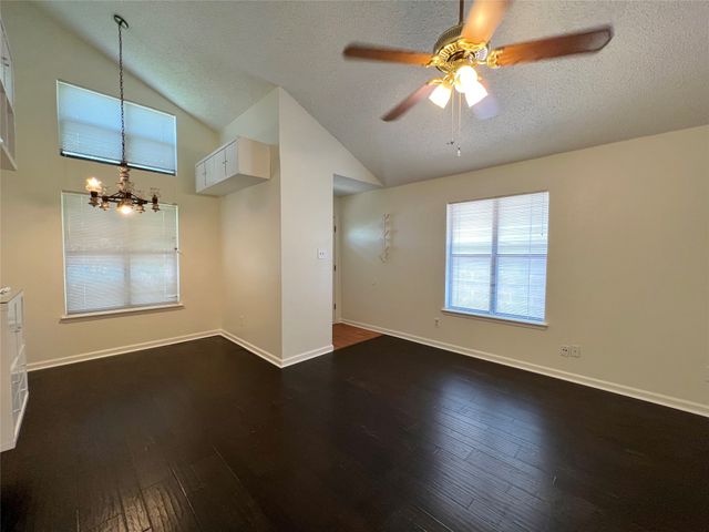 1150 Suburban Street, Cedar Hill, TX 75104
