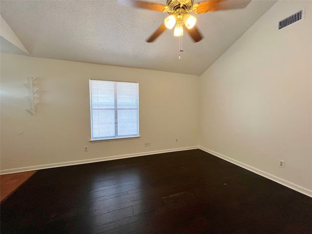 1150 Suburban Street, Cedar Hill, TX 75104
