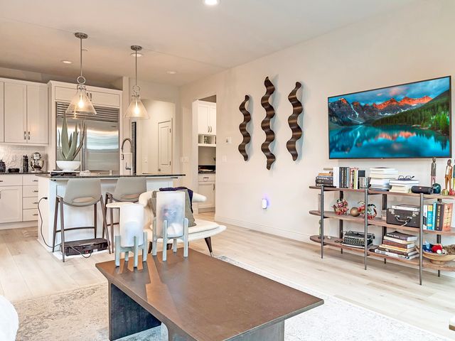 4521 S Ernest Street, Visalia, CA 93277