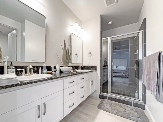 4521 S Ernest Street, Visalia, CA 93277