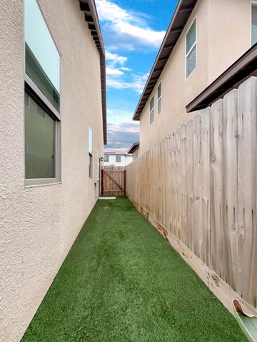 4521 S Ernest Street, Visalia, CA 93277