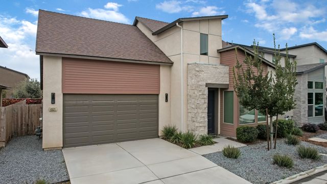 4521 S Ernest Street, Visalia, CA 93277