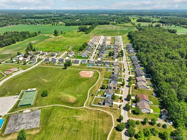 2231 Gunnison Lane, Monroe, MI 48162