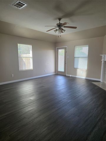 1432 Baylee Street, Seagoville, TX 75159