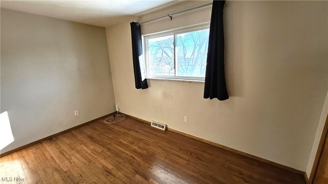 5949 White Pine Drive, Bedford Heights, OH 44146