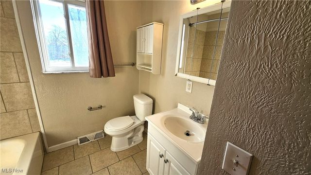 5949 White Pine Drive, Bedford Heights, OH 44146