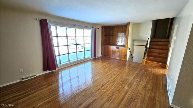 5949 White Pine Drive, Bedford Heights, OH 44146