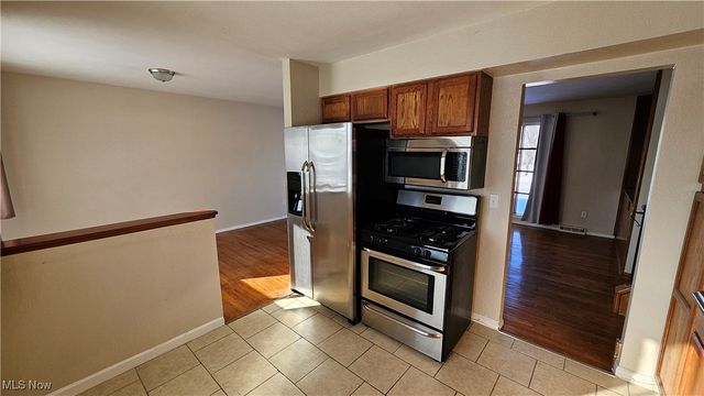 5949 White Pine Drive, Bedford Heights, OH 44146