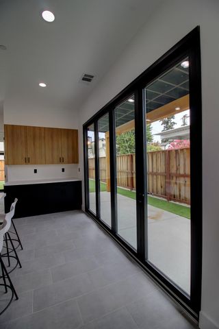 1526 3rd St, Escalon, CA 95320