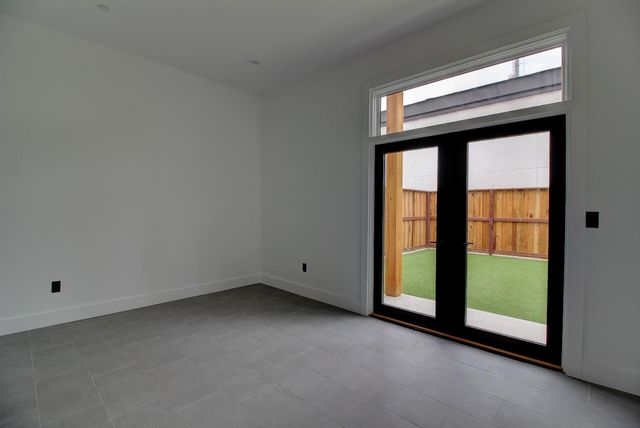 1526 3rd St, Escalon, CA 95320