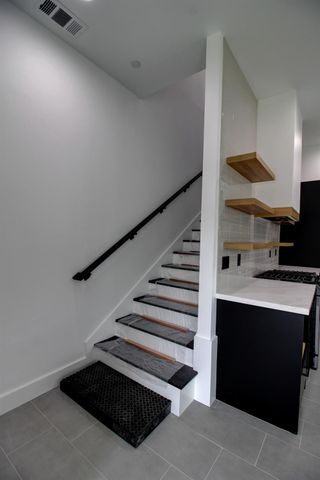 1526 3rd St, Escalon, CA 95320