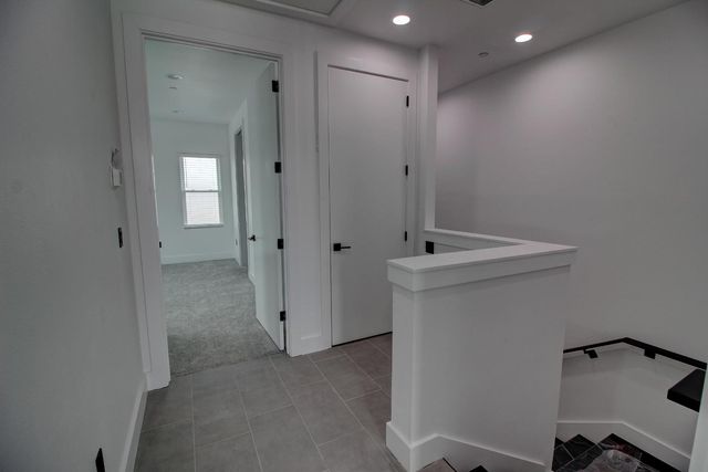 1526 3rd St, Escalon, CA 95320