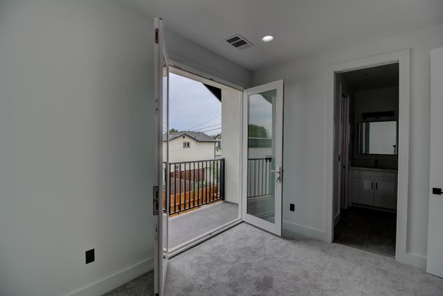 1526 3rd St, Escalon, CA 95320