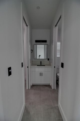 1526 3rd St, Escalon, CA 95320